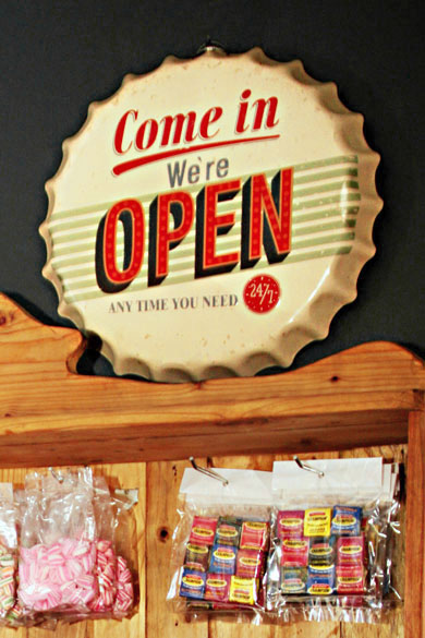 Plum Tree Parys Vintage Restaurant - Candyman